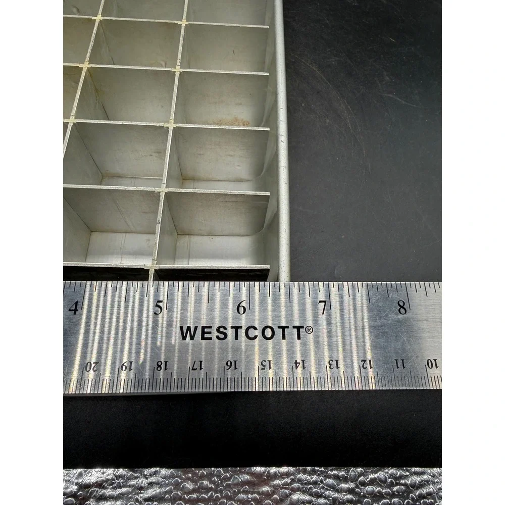 Unbranded vintage aluminum